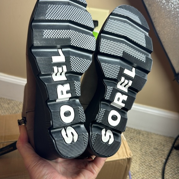 NWT • SOREL • Joan Uptown Zip Bootie • 
🖤🩶 Gray/Black 🩶🖤 • Size 8.5 • - Picture 15 of 17